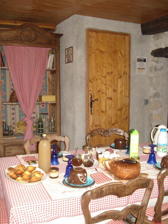 אנטרוו Chambres D'Hotes - La Maison De Julie מראה חיצוני תמונה